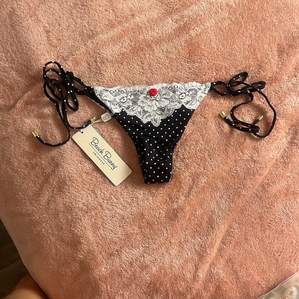 Beach Bunny Tie side tango bottom